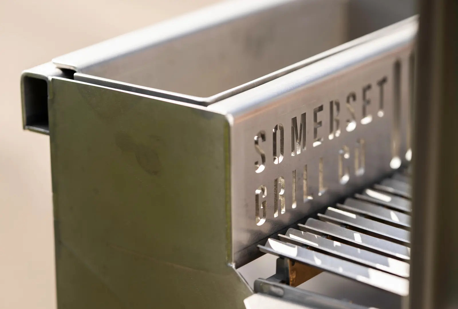 Grande 316 Stainless + Woodstore