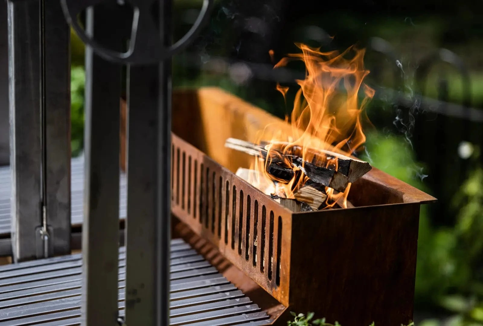 Somerset Grill Co Grande Cor-Ten Argentinean Grill  Grande Cor-Ten
